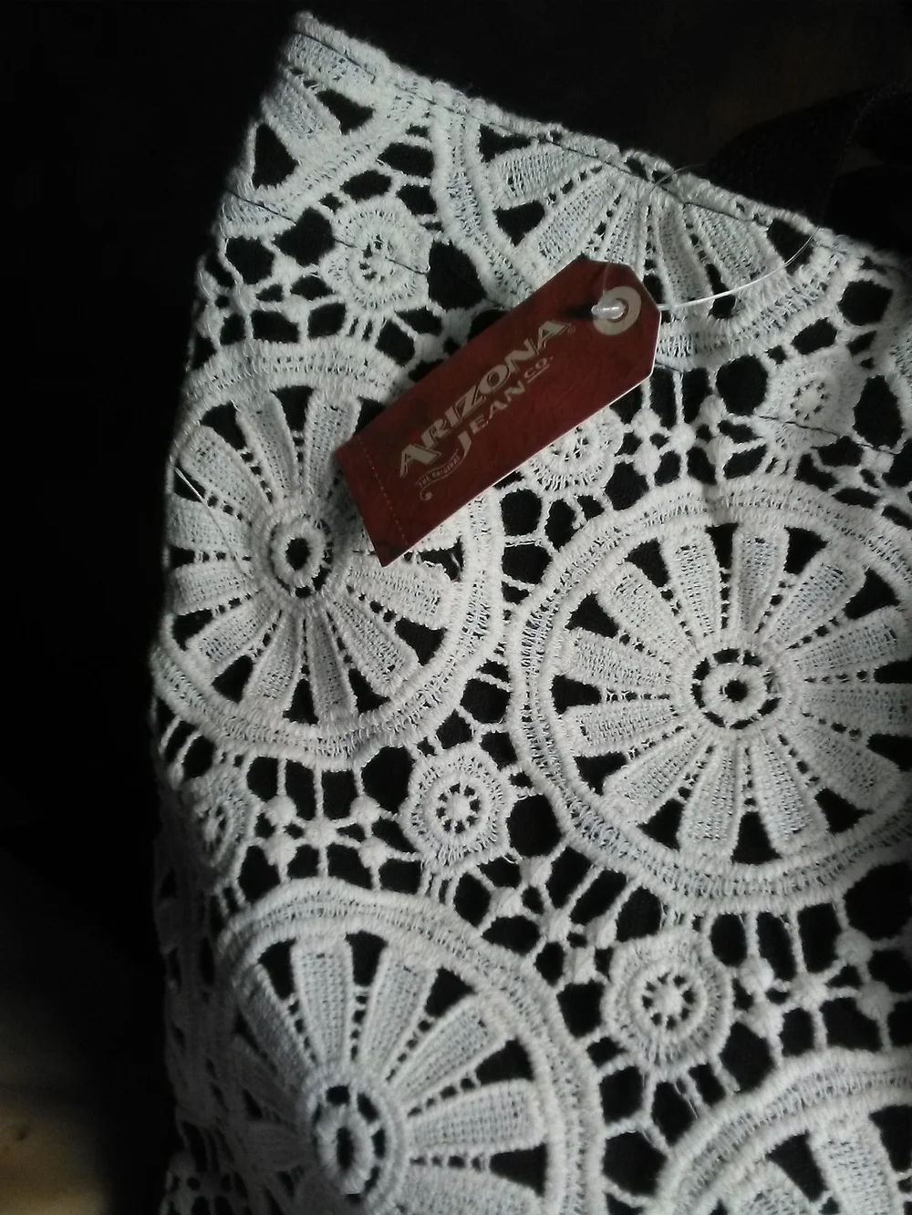 NWT ARIZONA JEANS White Crochet Tote Bag with Black Handles FABRIC